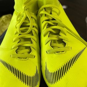 US soccer shoes